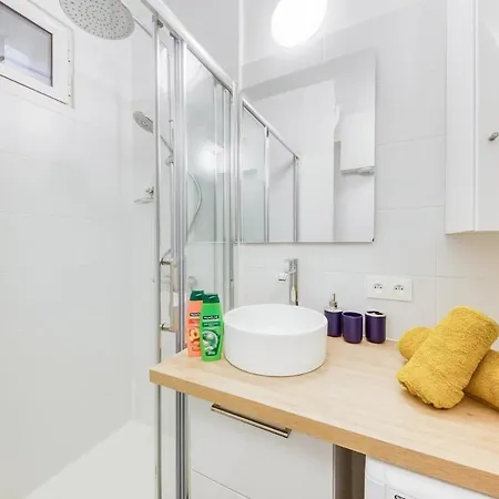 Appartement And Cozy 2 Min From Paris *