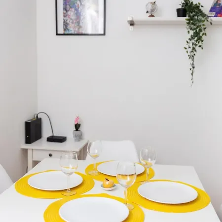 And Cozy 2 Min From Paris Appartement Clichy
